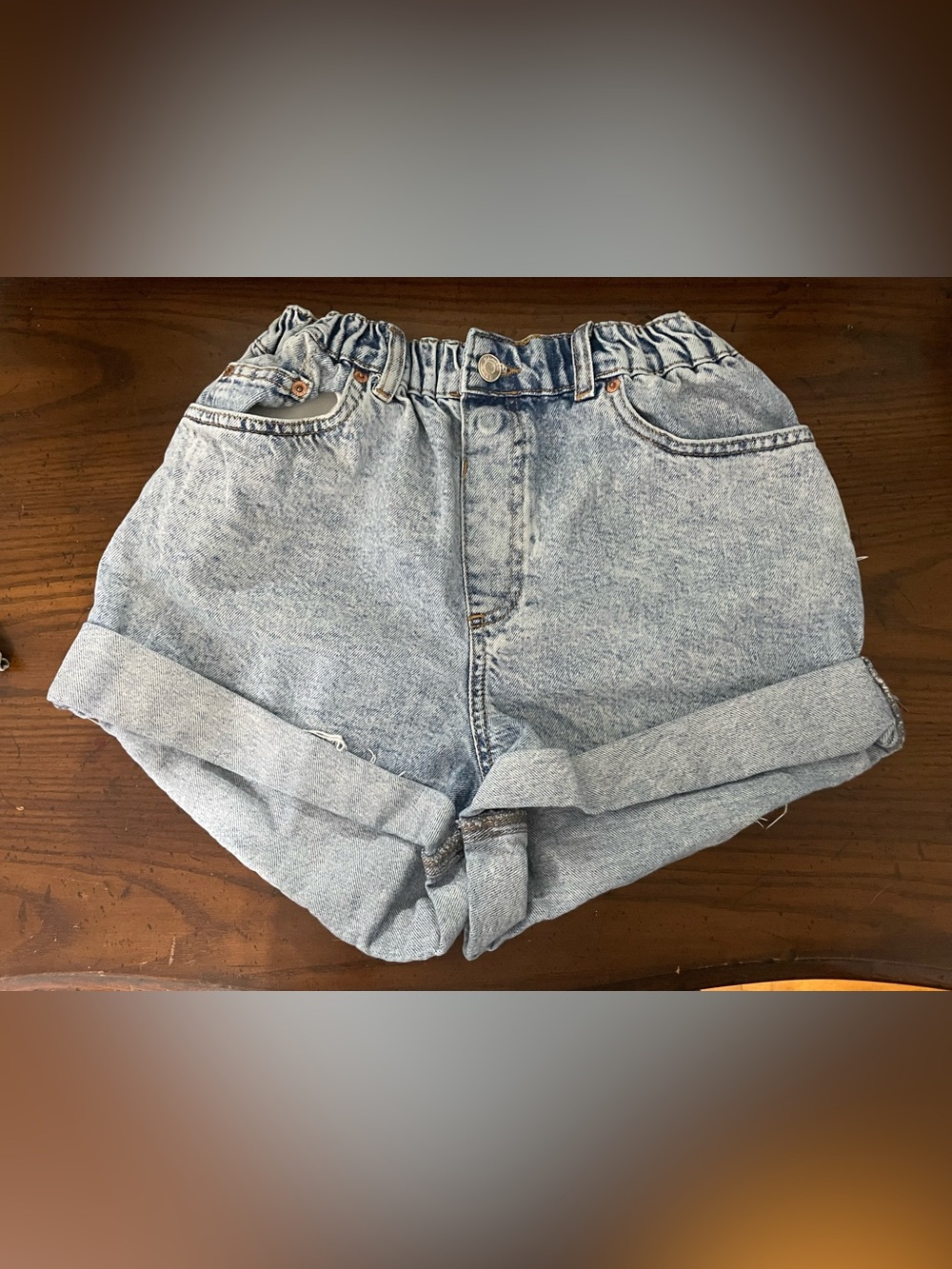 High-Waist Rolled Hem Denim Shorts - Light Blue